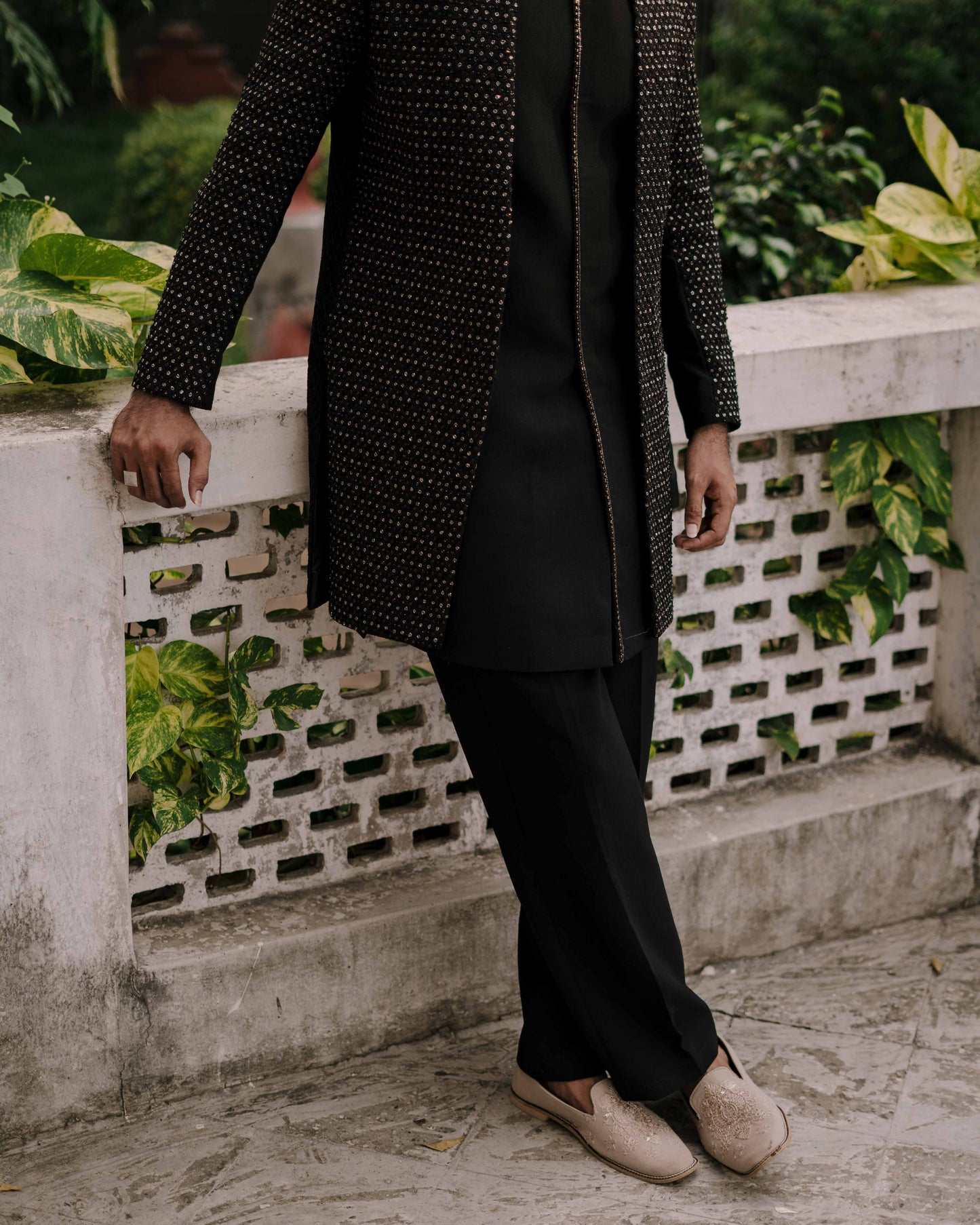 Black Crystal Hand Work Indo Set